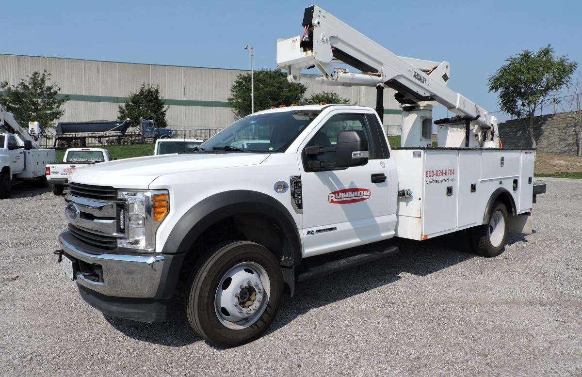 Versalift SST-40 EIH, mounted on a 2017 Ford F550 | Runnion Equipment ...