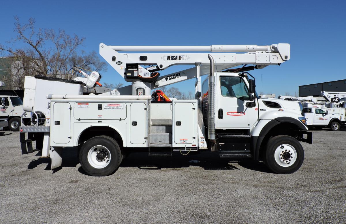 Versalift VST-6000 bucket truck, 2022 International HV507 4x4 | Runnion ...